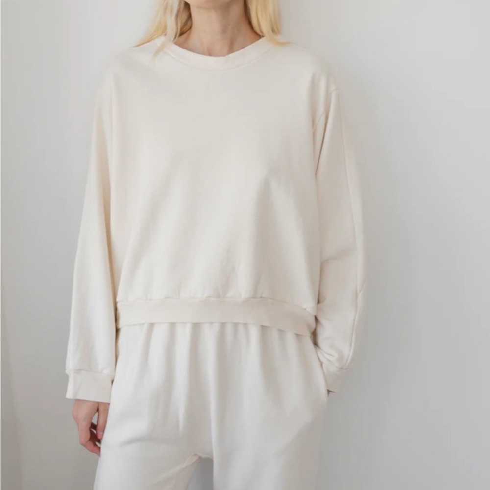 Wol Hide Easy Winter Sweatshirt in Natural Size Medium retails for $163